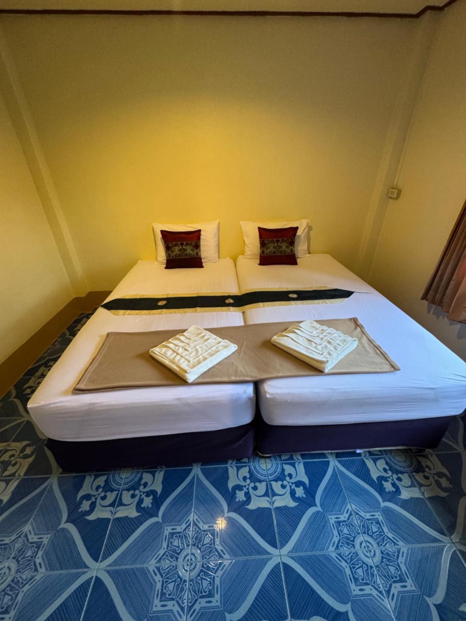 Готель Baan Klong House Baan Khai Екстер'єр фото