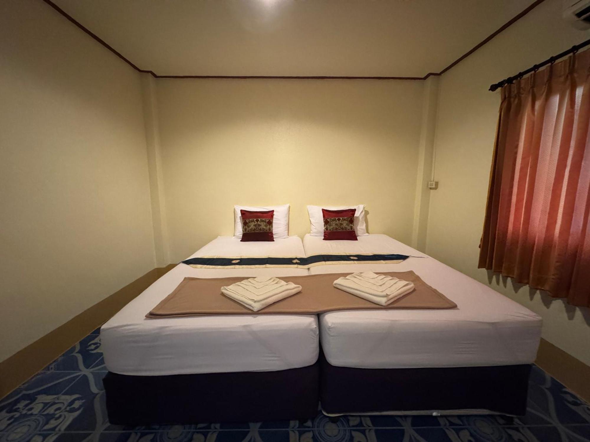 Готель Baan Klong House Baan Khai Екстер'єр фото